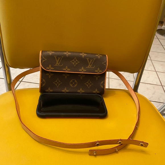Louis Vuitton small belt bag florentine mini bum belt bag - Picture 10 of 13
